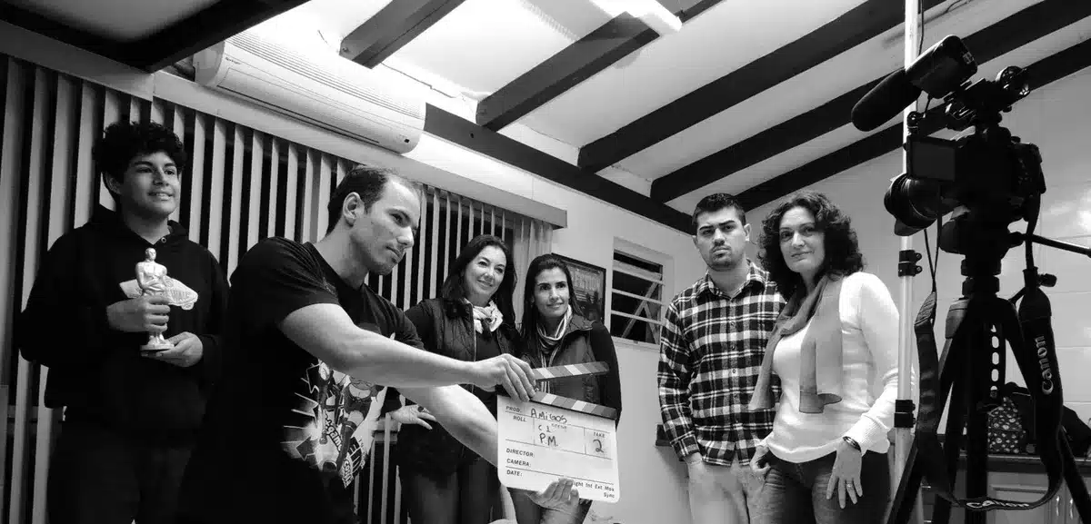 Elenco de una película dramática sureña de los años 80 en escena