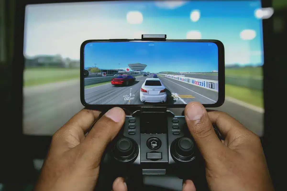 Interfaz de juego premium adaptado a dispositivos móviles iOS y Android