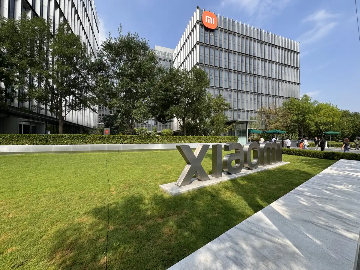Xiaomi POCO F7 ofrece 12GB RAM y cámara 50MP al mejor precio de 2026