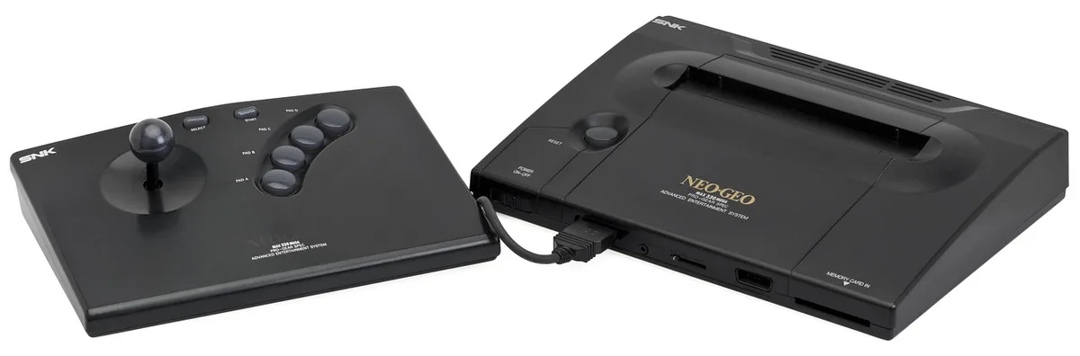 Pantallas y estanterías digitales que muestran juegos disponibles en consolas y PC